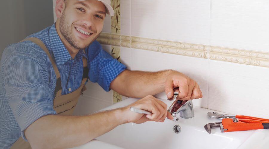 Expert burst pipe repair services in Villisca, IA
